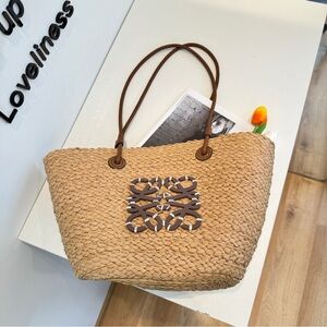 LOEWE 52x40x18cm straw bag